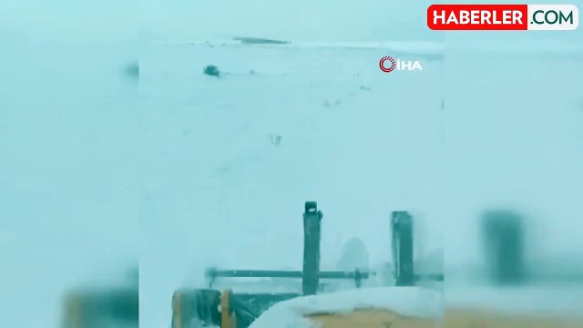 Sivas'ta Mahsur Kalan 4 Çoban ve Bin Koyun Kurtarıldı