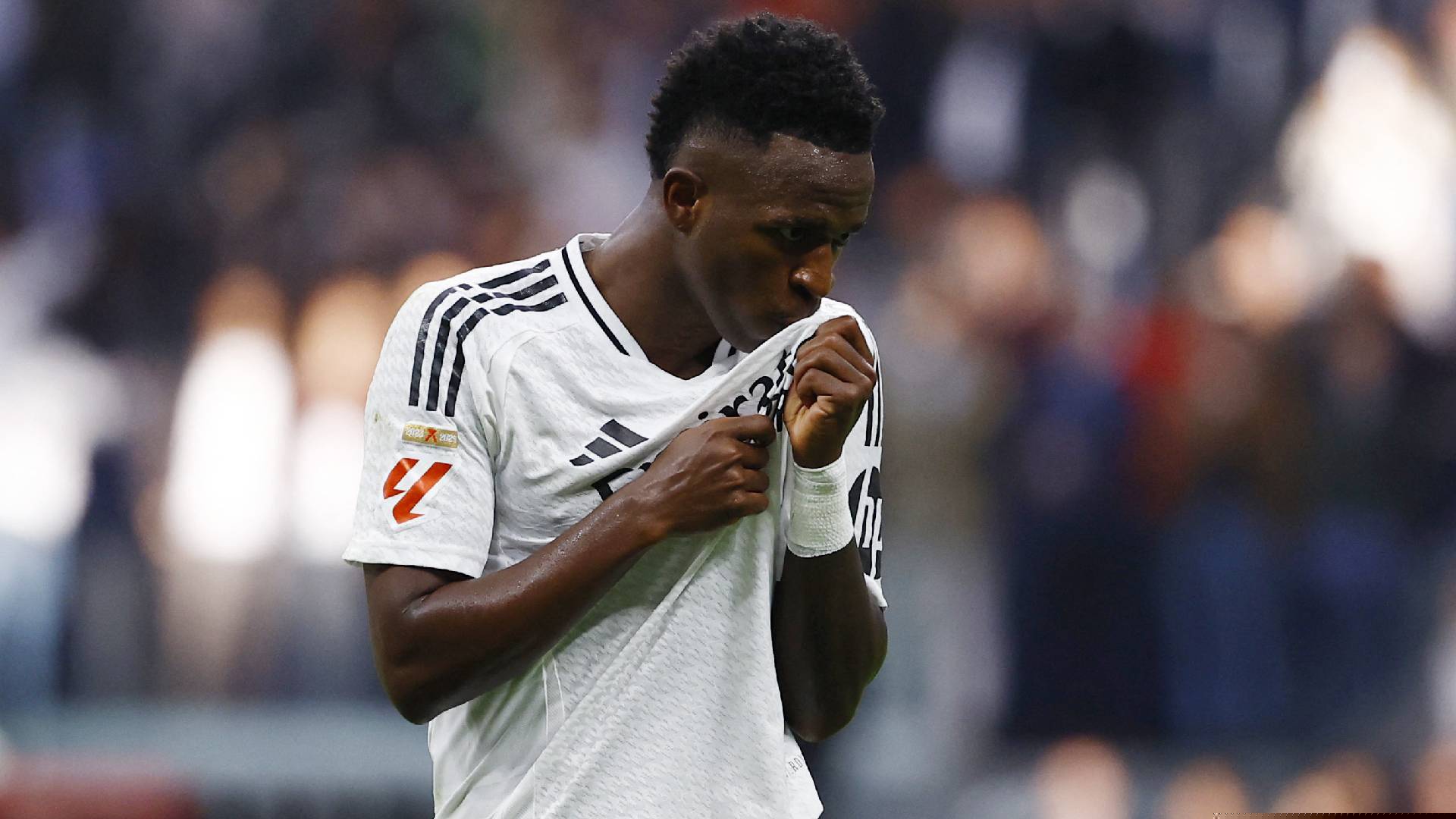 Revelan a Vinicius su origen