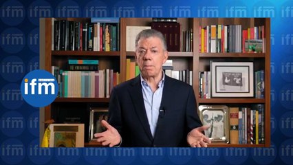 Juan Manuel Santos arremete contra Duque y Petro