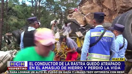 Trailero muere tras impactar con "paredón" en carretera a oriente; y los vecinos "hacen fiesta" con el cargamento