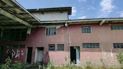 FOTO SINISTRA NA JANELA COSTUMA ASSUSTAR AS PESSOAS, CHURRASCARIA, POSTO DE COMBUSTÍVEL, BORRACHARIA