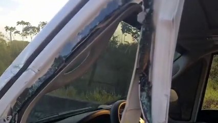 Van com 15 passageiros é atingida por carreta sem freios em São Miguel dos Campos