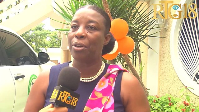 Nan jounen entènasyonal kont vyolans sou fanm ak tifi òganizasyon FADHRIS ditribye kit ijyenik