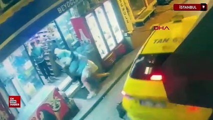 İstanbul'da ABD’li kadın eşini yaralayıp sokakta yürüyenlere saldırdı