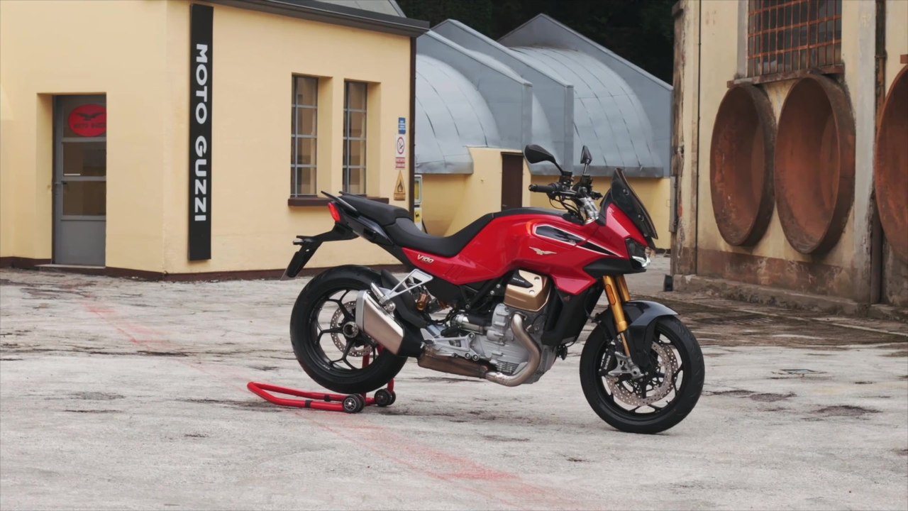 Moto Guzzi V100 Mandello 2025 Range