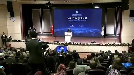 Erdoğan: 'Dininizin adamı olun, şovmenlik yapmayın'