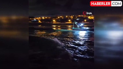 Arnavutköy'de Balıkçı Teknesi Karaya Oturdu