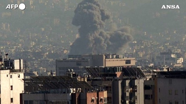 Libano, attacchi israeliani alla periferia sud di Beirut