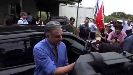 Presidente electo de Uruguay visita a su mentor Mujica tras su triunfo