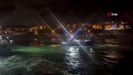 İstanbul'da balıkçı teknesi karaya oturdu