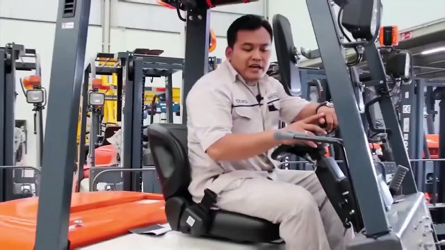 REVIEW FORK REACH DENGAN KAPASITAS BEBAN HINGGA 1,5 TON - SHIGEMITSU ELECTRIC REACH TRUCK NQH15C