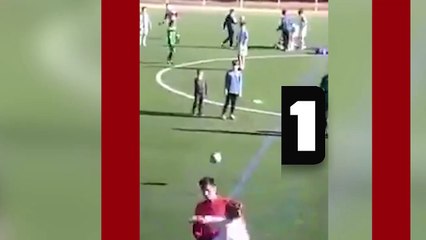 Maçta oğlu sakatlanan anne hakeme tokat attı