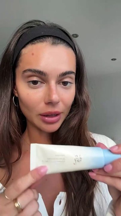 the most hydrating, silkiest sunscreen i’ve ever used   @beautyofjoseon_official