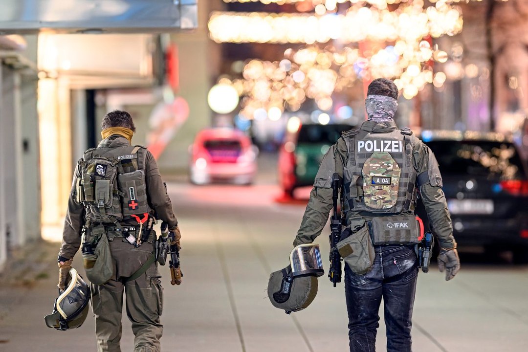 Polizei-Großeinsatz in Wiener Neustadt - Verdächtiger auf der Flucht