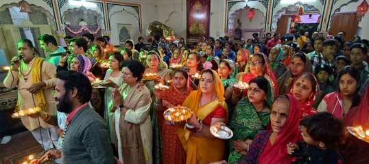 VIDEO: जगन्नाथ मंदिर में आयोजित महाआरती में श्रद्धालु की उमड़ी भीड़