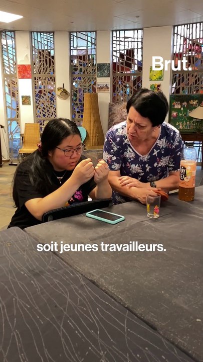 Ici, étudiants et personnes âgées vivent ensemble