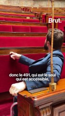 Il est député en fauteuil roulant à l’Assemblée nationale