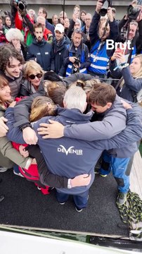 Sur le bateau de Violette, 23 ans, pour son départ pour le Vendée Globe