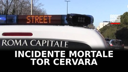 Tor Cervara, scooter contro scuolabus, un morto