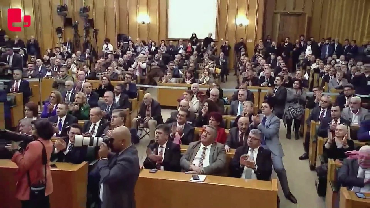 Özgür Özel'den Akın Gürlek çıkışı: Akın Gürlek sarayın celladıdır, seyyar giyotinidir