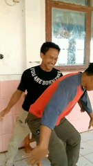 Musik komedi bikin ngakak