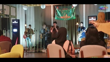 ARMADA - BEBASKAN DIRIKU II TR3SNA MUSIC OFFICIAL ( LIVE @LUCKYBONN)