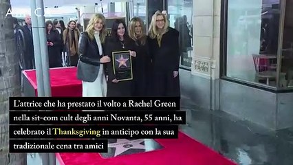 Jennifer Aniston festeggia il "Friendsgiving" con Courteney Cox