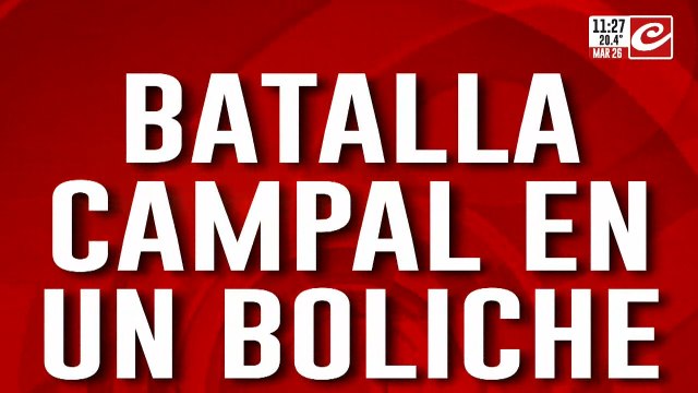 Jovencitas protagonizan tremenda batalla campal adentro de un boliche