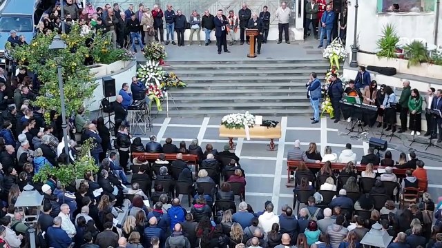 A Messina l’ultimo saluto a Eliseo Scarcella, dolore e commozione in ricordo del gigante buono: “Aveva un grande amore per questo paese”