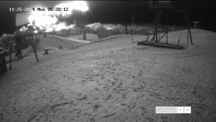 Plane crashes into house a mile short of runway