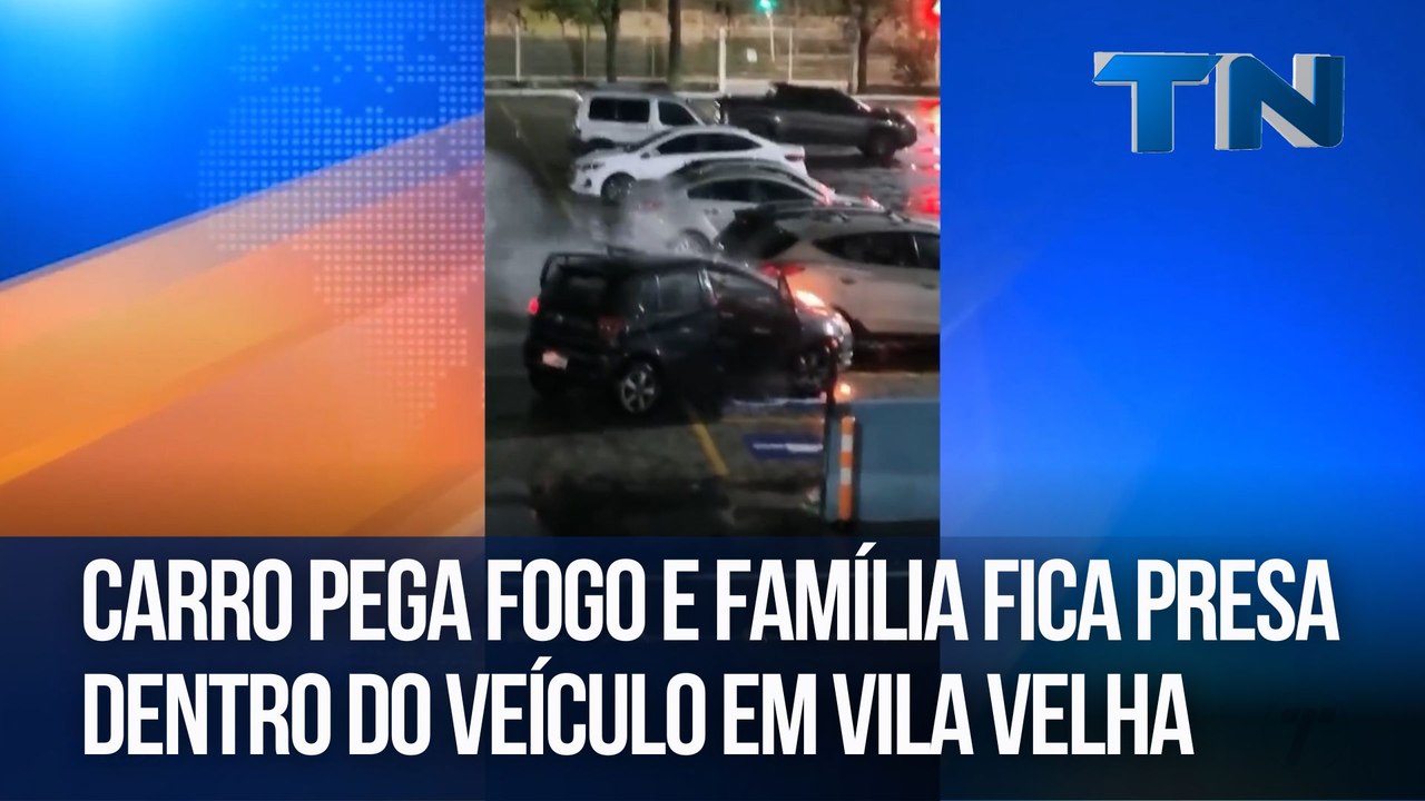 Carro pega fogo e família fica presa dentro do veículo em Vila Velha