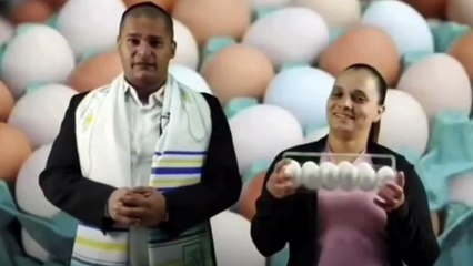 VÍDEO: Pastor viraliza após vender "Ovos de Abrão" por R$ 200; assista