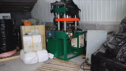 Allanan centro de falsificación de monedas de un balboa