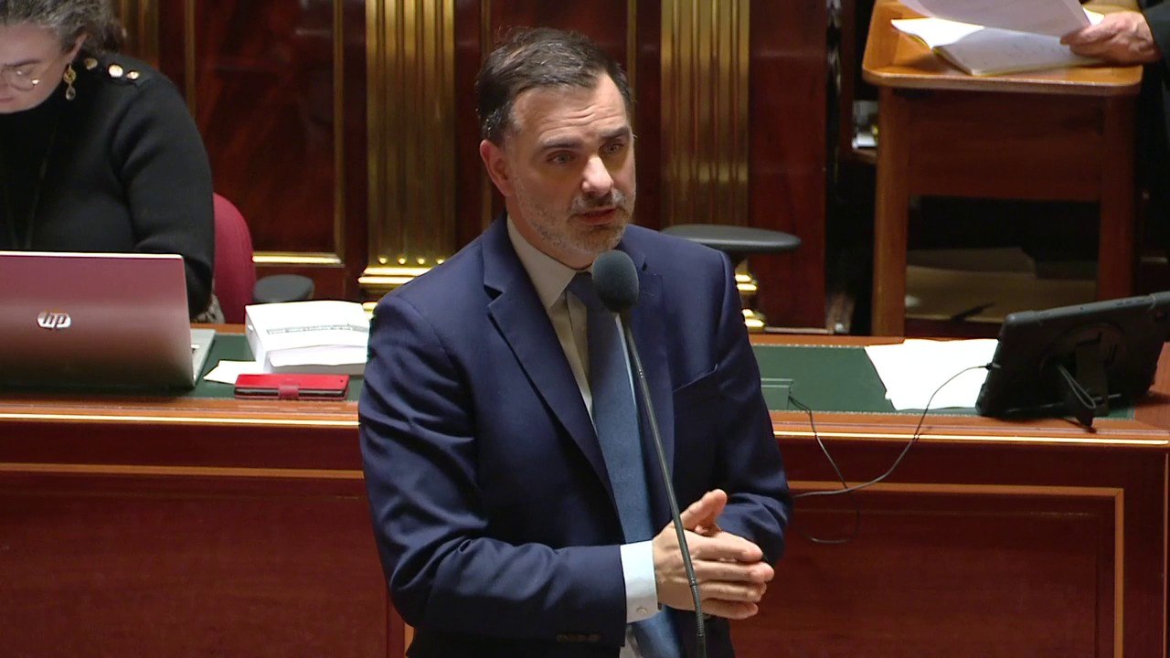 Budget 2025 Laurent Saint Martin défend la hausse de la taxe sur l