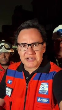 Moradores são evacuados de prédios vizinhos ao casarão que desabou na Baixa dos Sapateiros