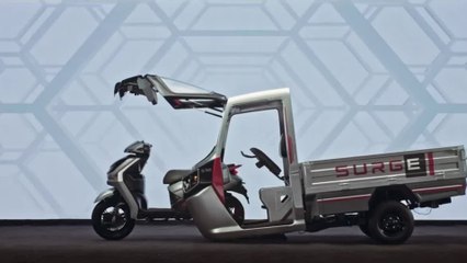Xe máy điện "biến hình" thành xe ba bánh chỉ trong 3 phút