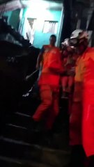 Bombeiros resgatam idosa de imóvel próximo ao que desabou na Baixa dos Sapateiros