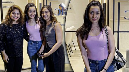 Shraddha Kapoor का मैजिक गर्ल्स के साथ दिखा खूबसूरत लुक, पैप्स मस्ती करती नजर आई एक्ट्रेस