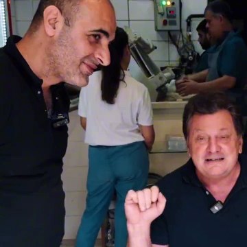 Vedat Milor'dan izinsiz fotoğrafını çeken işletmeciye tepki: Ben maymun değilim