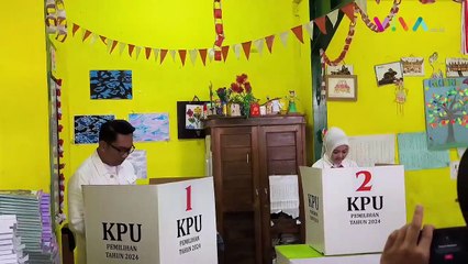 Ridwan Kamil Bareng Istri Nyoblos Pilgub Jabar di Bandung