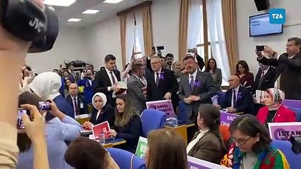 Bakan Göktaş’a “katledilen kasımlar” protestosu: Kefen açıldı