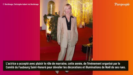 2 costumes, 2 styles : Emmanuelle Béart et Amandine Petit s'affrontent en beauté lors d'une soirée festive au coeur de Paris