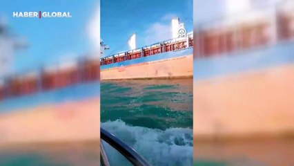 Mersin açıklarında yan yatan yük gemisi dengeye oturtuldu