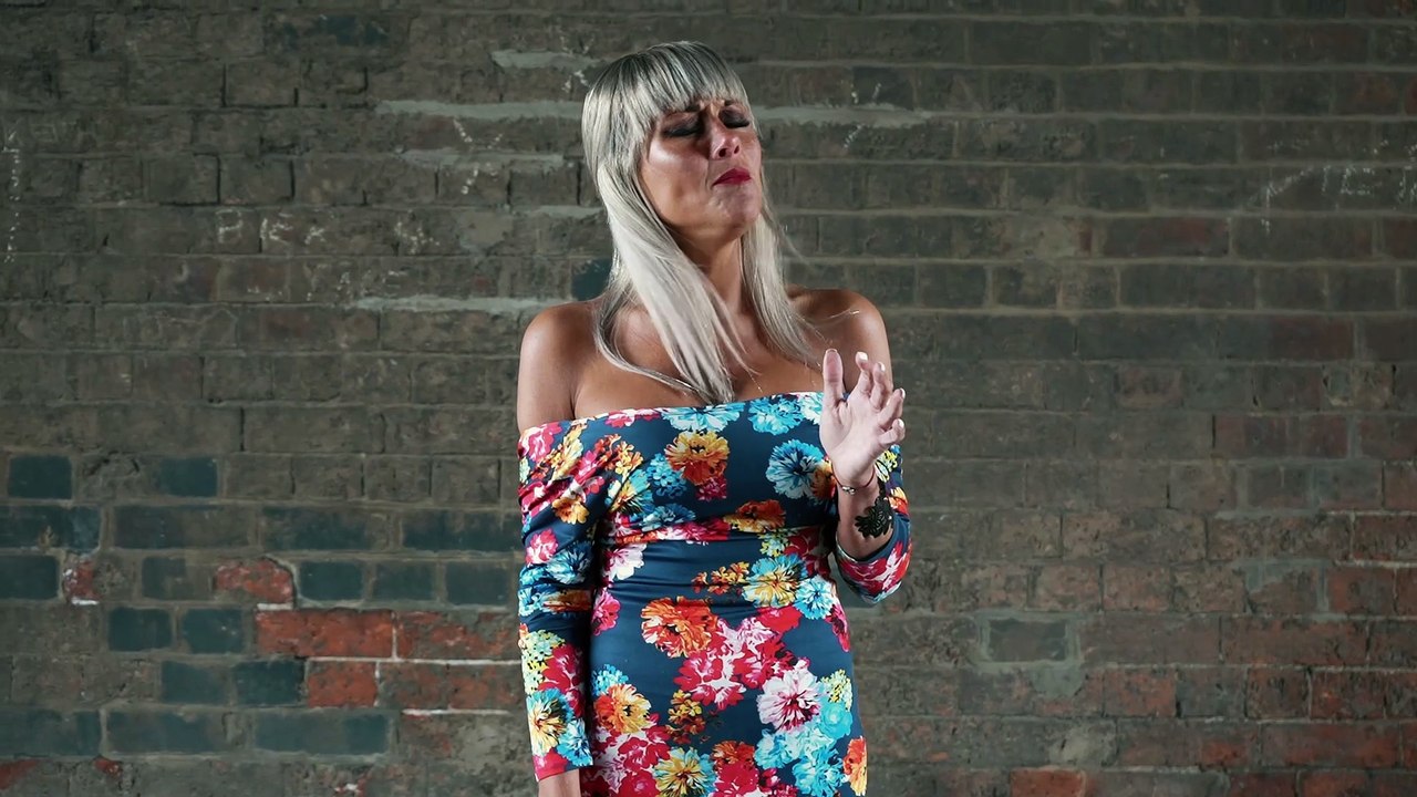 Julia Podvorska music video