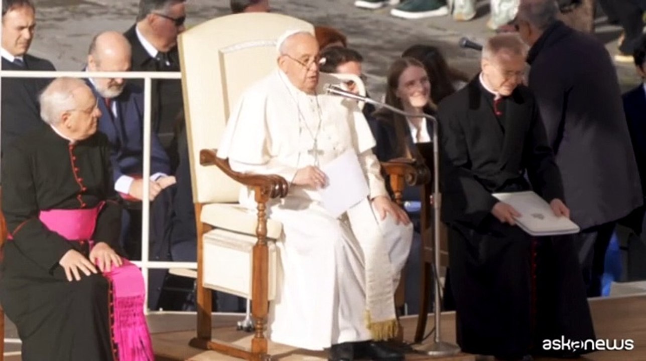 Il Papa: preghiamo per martoriato popolo ucraino, sar? inverno duro