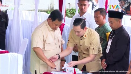 Momen Hangat Prabowo Peluk dan Cium Anak-anak Bojong
