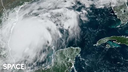 Amazing Time-Lapse  Of Hurricane Francine Barrelling Towards Louisiana