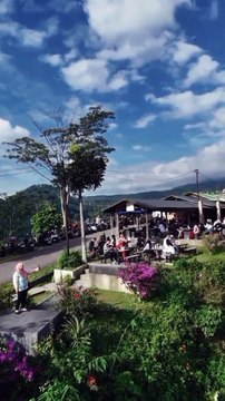 pemandangan gunung menir