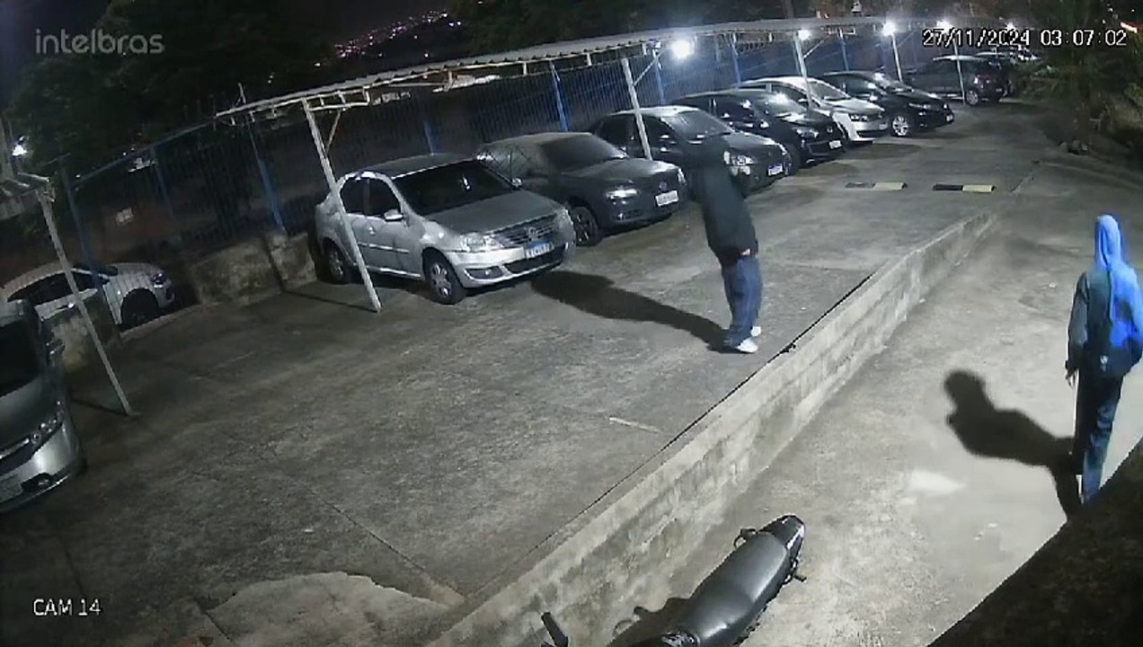 Criminosos invadem condomínio e furtam moto em Campinas
