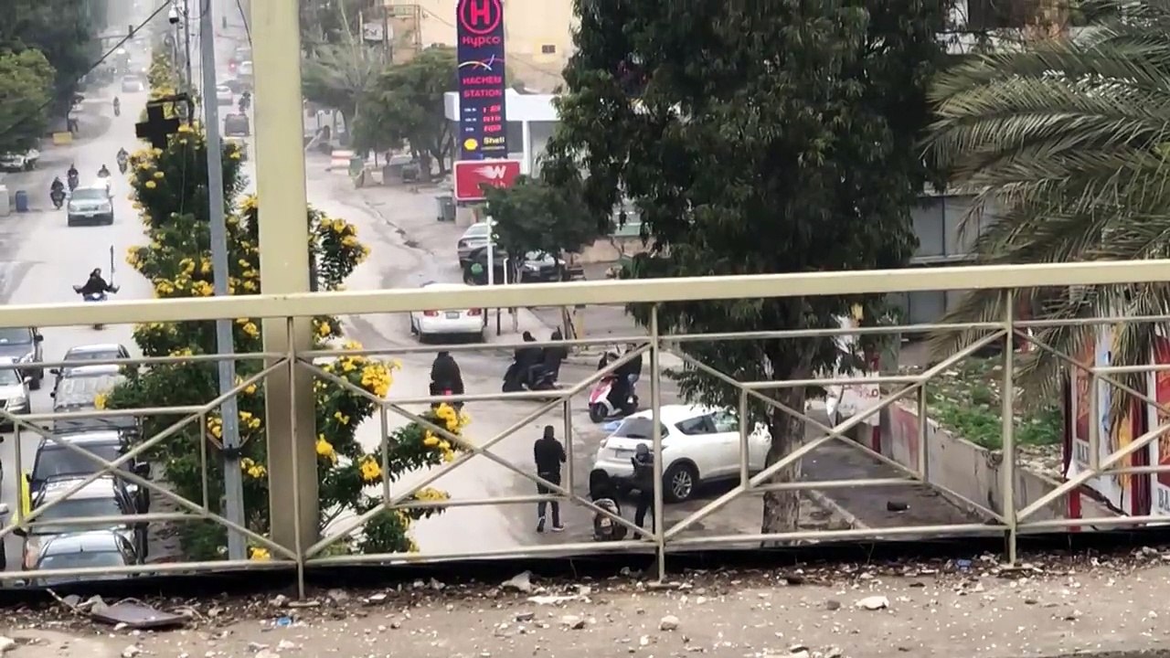 مناصرو حزب الله يطلقون النار في الضاحية الجنوبية لبيروت